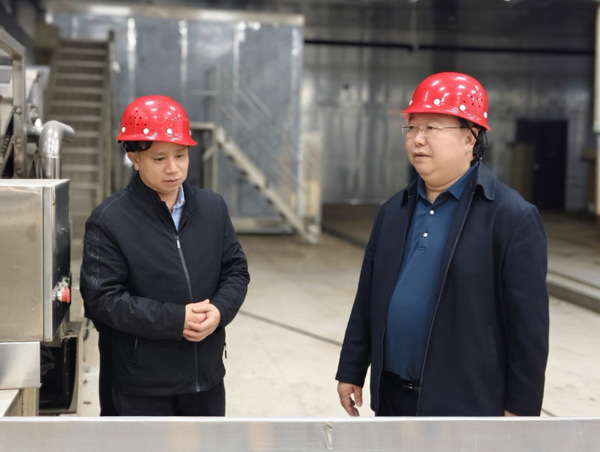 图片:5 王兴全到现代农业公司督导检查