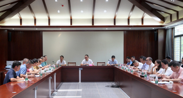 图片:召开座谈会